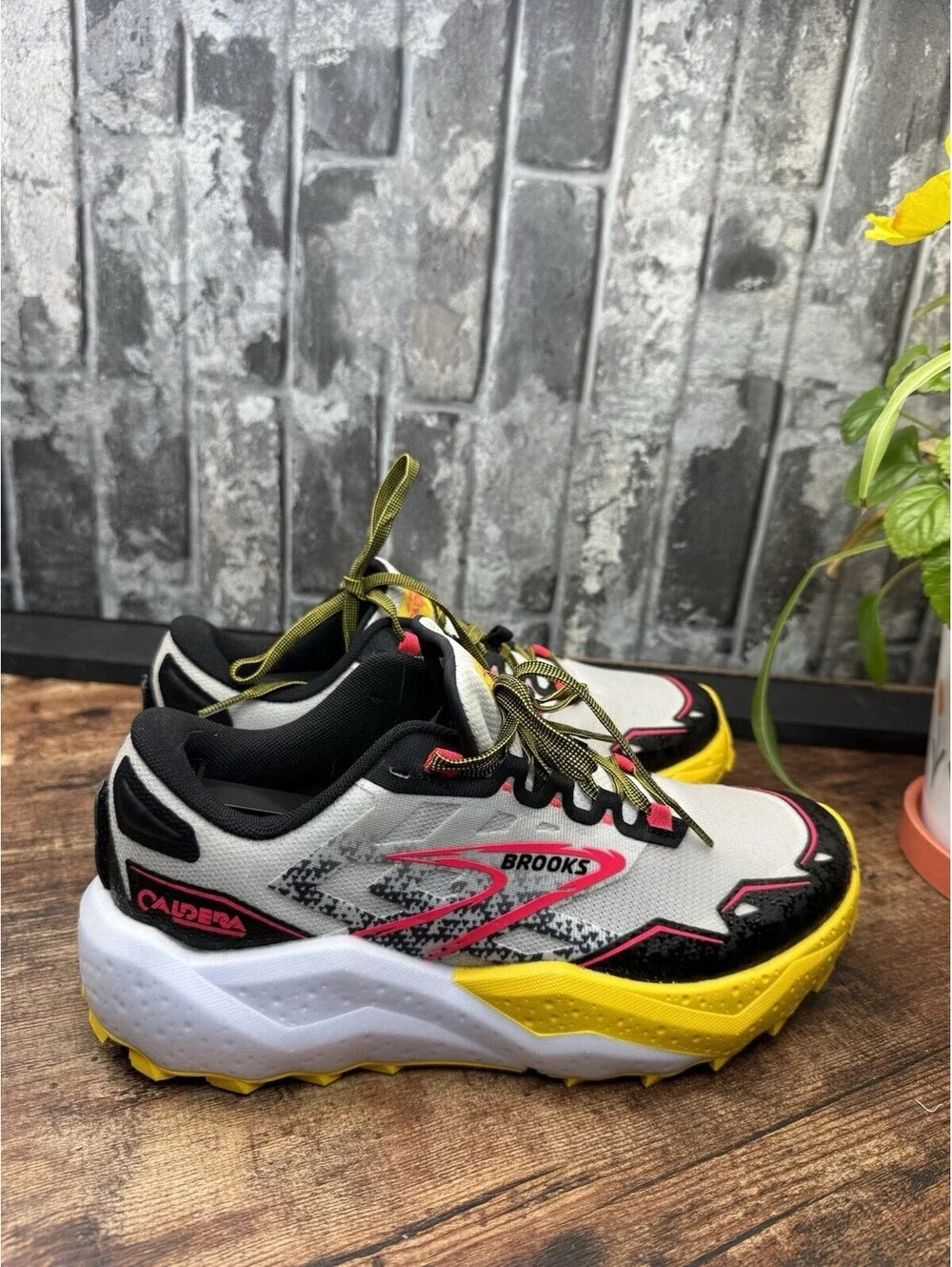 Brooks Caldera Gray/Yellow/Black/Pink Low Top Lace-Up Men's Running Sneaker